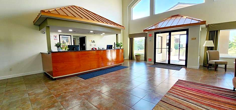 FairBridge Inn & Suites Canadian