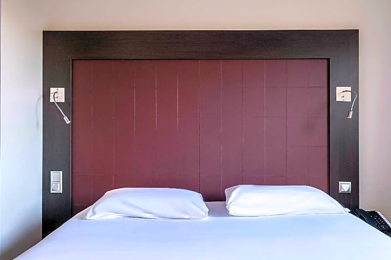 Clarion Aparthotel Toulouse Blagnac Airport