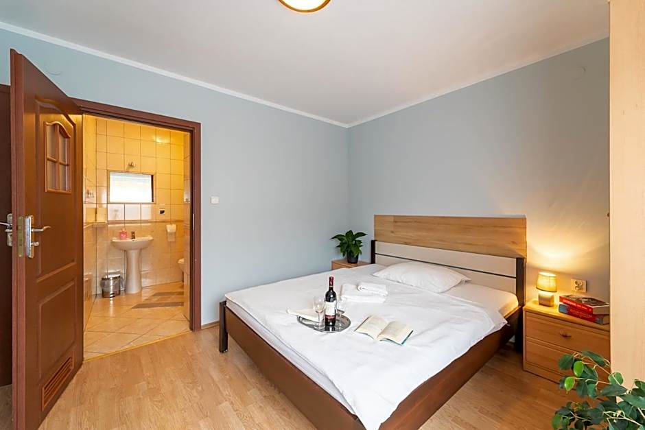 Tawerna "Cicha Przystań"