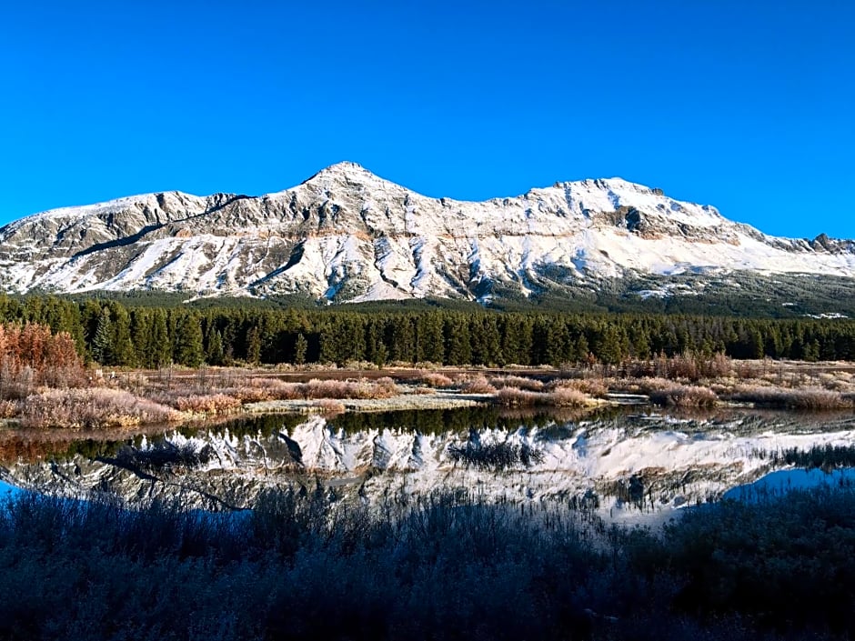 Summit Mountain Lodge and Steakhouse