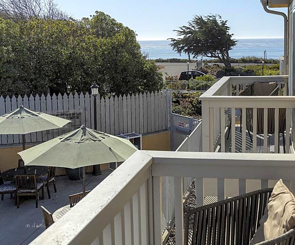 Pelican Inn & Suites