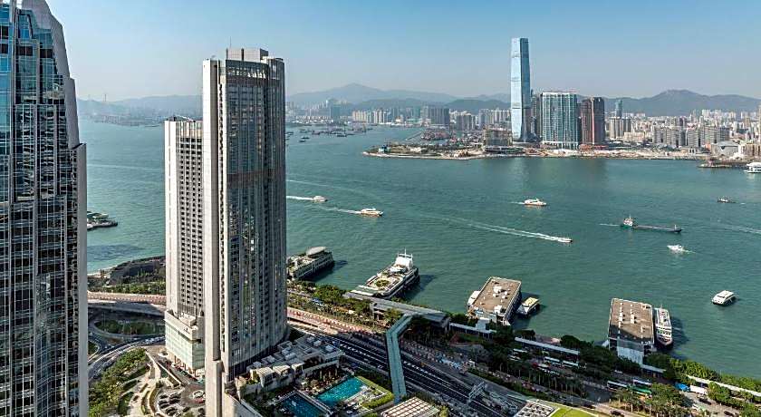 Four Seasons Hotel Hong Kong