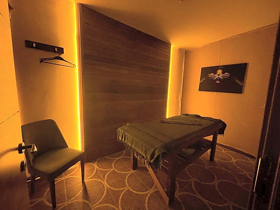 Le Luxe Suites Hotel