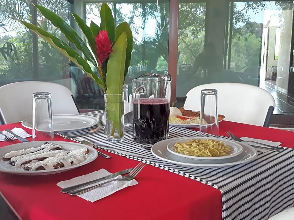 Villa Blanca Suites