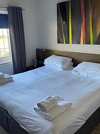Double or Twin Room with Sea View