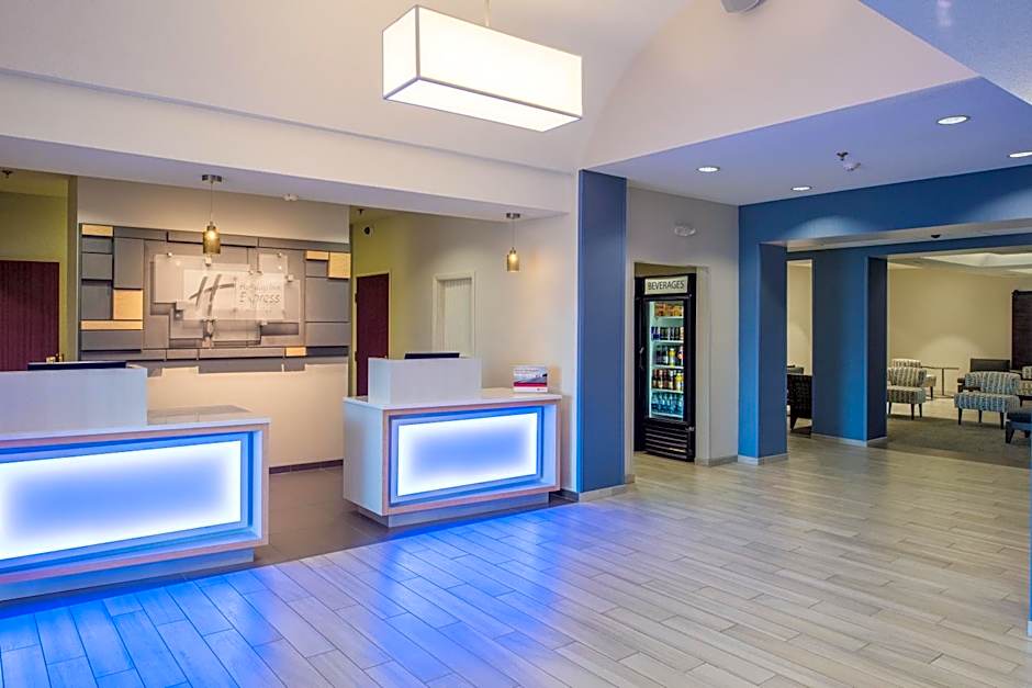 Holiday Inn Express Hotel & Suites Burlington By IHG