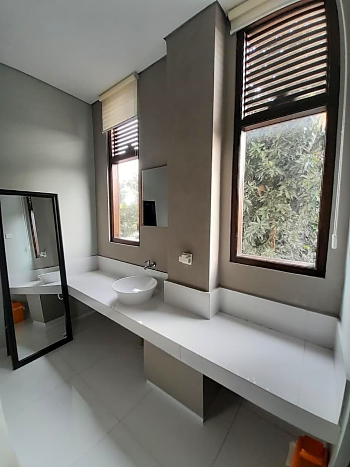 SaBi Guest House - Strategic Family -married couples only- Hostel in Prawirotaman