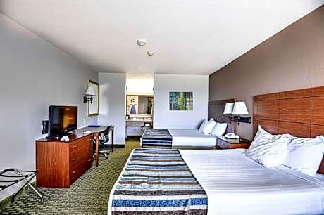 Queen Room with Two Queen Beds - Non-Smoking