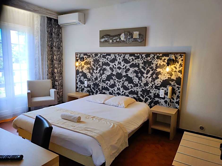 Hôtel et Appart'Hôtel Le Relais Du Val D'Orbieu