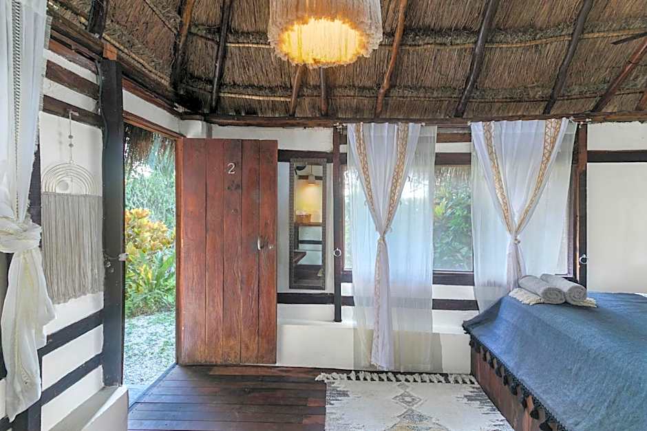 Villa Santuario Lake front Oasis