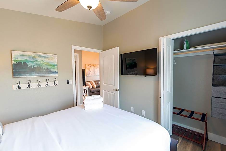 Colony Suites