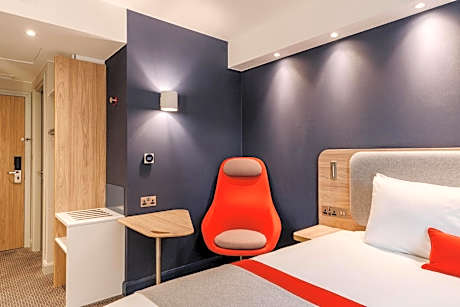 Standard Queen Room with Free Hot Breakfast