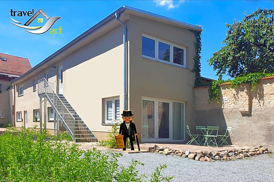 Travel Art Boardinghouse