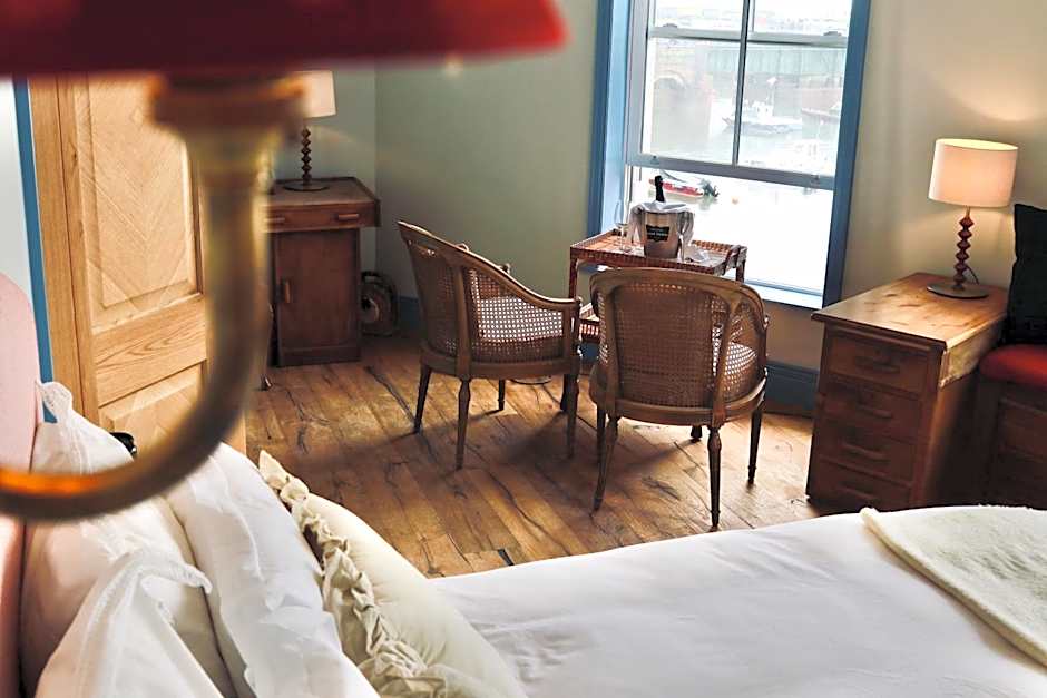 The London & Paris Hotel