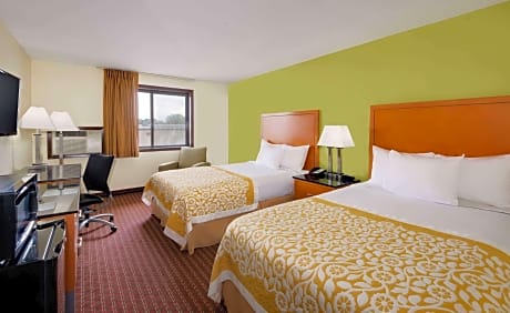 2 Double Beds Studio Suite Non-Smoking