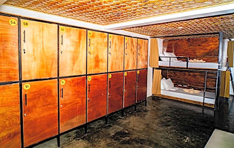 Bunk Bed in Mixed Dormitory Room