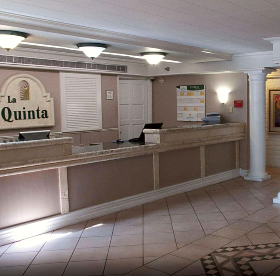 La Quinta Inn & Suites by Wyndham Bakersfield South