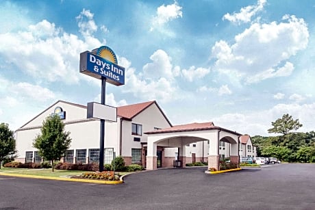 Days Inn & Suites by Wyndham Seaford