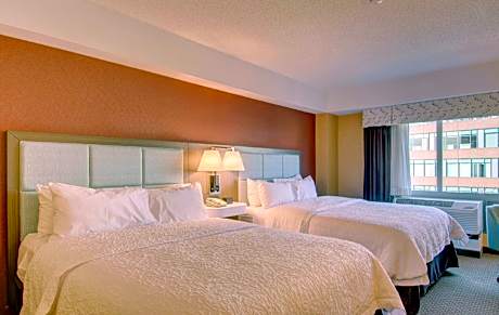 2 Double Mobility Access W/tub Nonsmoking