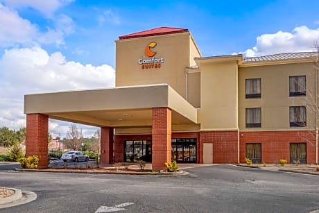 Comfort Suites Macon - Newly Renovated