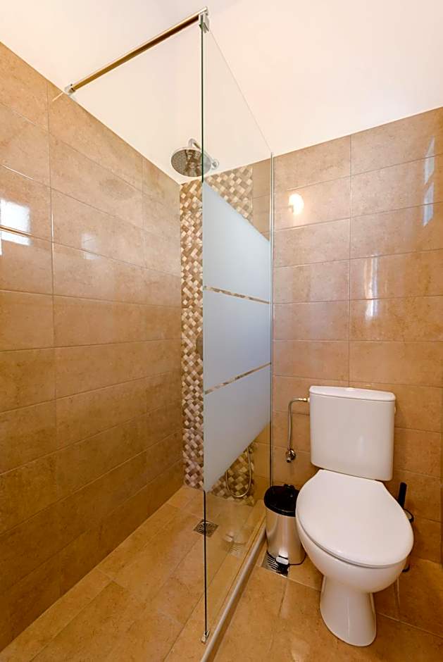 Onar Rooms & Studios