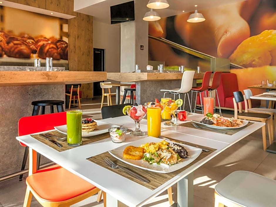 Ibis Queretaro