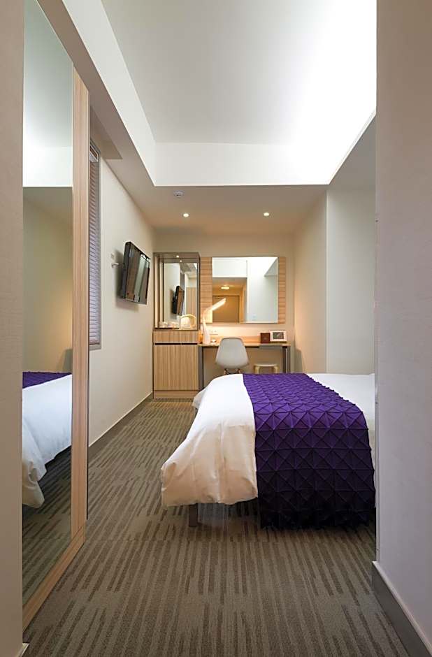 Photo 1 of 5 of Standard 1 Queen Bed