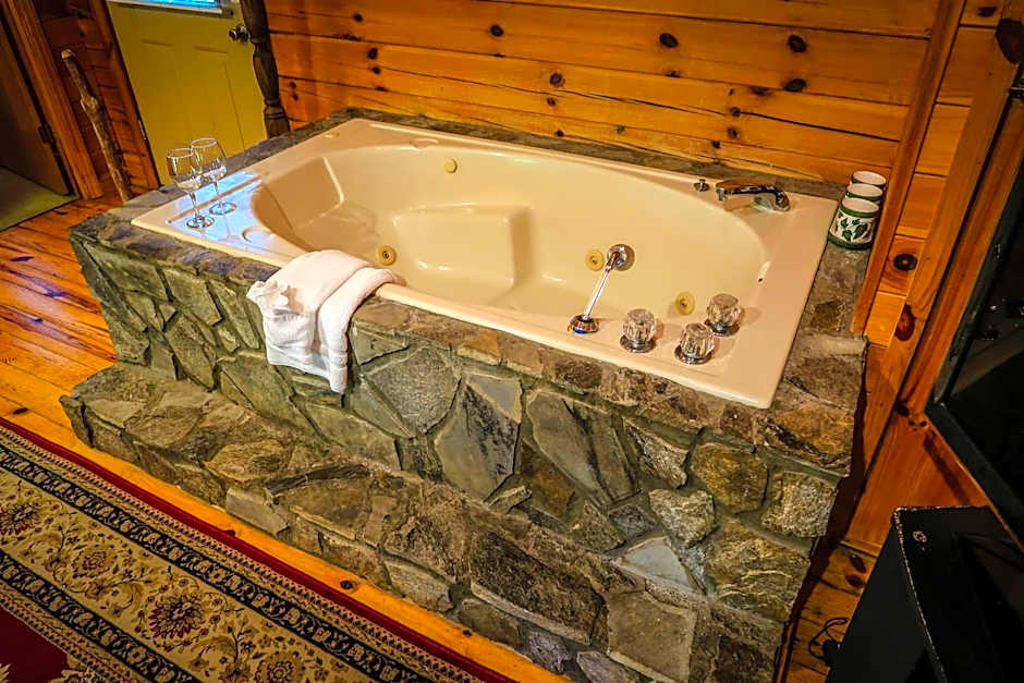 Mountainaire Inn and Log Cabins
