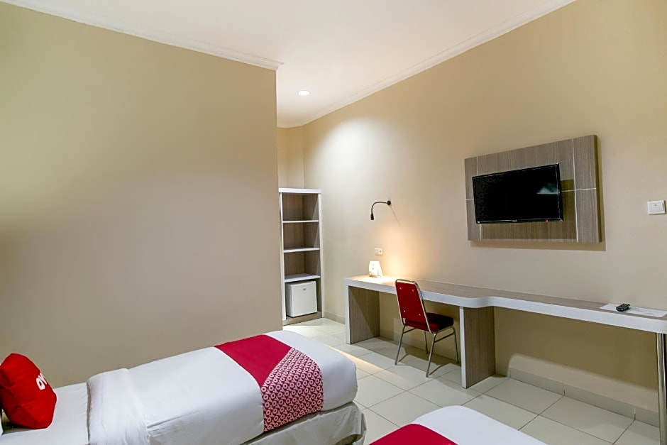 OYO 2320 Hotel Charvita