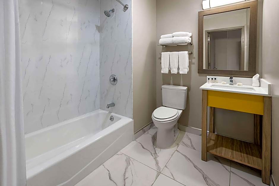 Days Inn by Wyndham Staten Island