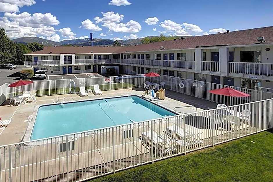 Super 8 by Wyndham Woods Cross - Salt Lake City North