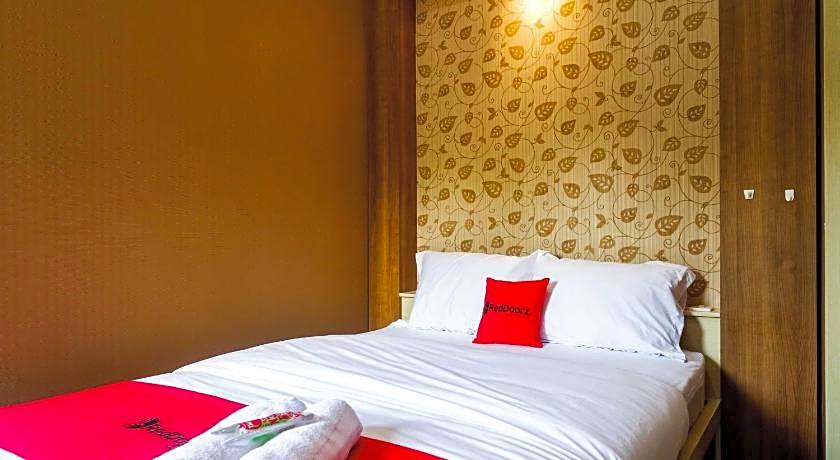 RedDoorz near Simpang Tujuh Kudus