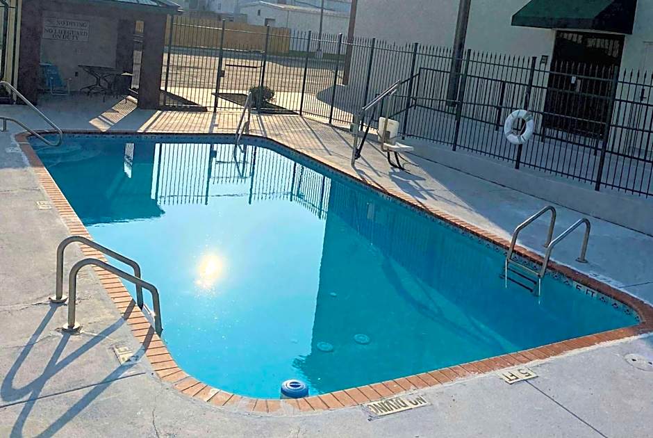 Days Inn by Wyndham LaPlace- New Orleans