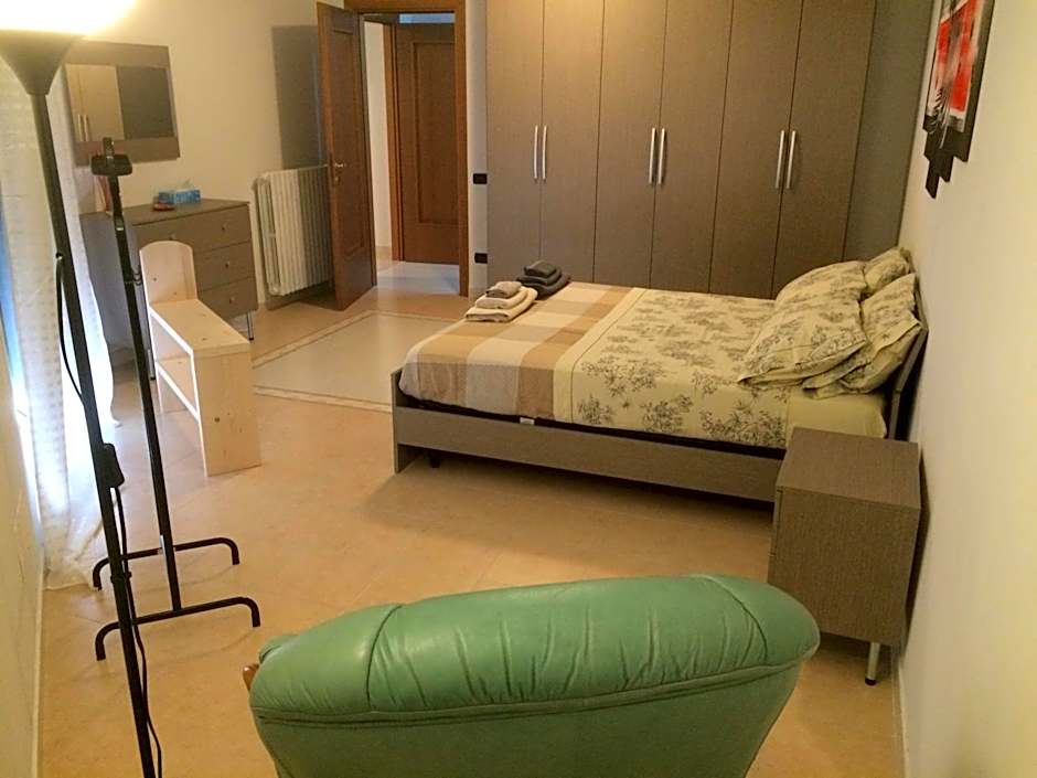 Foto 1 dari 5 — Double Room