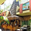 Banana Bungalow West Hollywood Hotel & Hostel