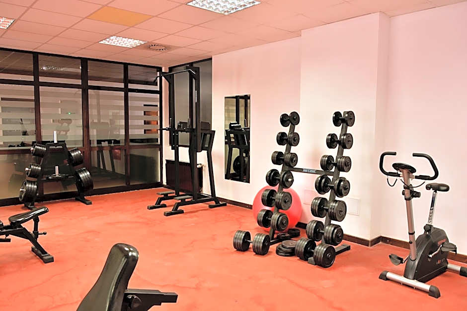 Royal Bansko - Family Apart Hotel With All Inclusive Light or HB&Drinks and Hot Pool & Jacuzzis