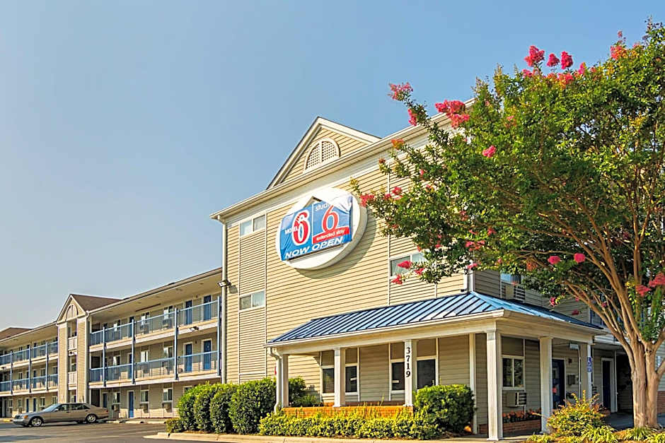 Motel 6-Fayetteville, NC - Fort Liberty Area