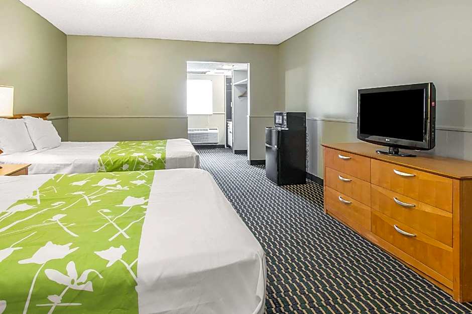 Rodeway Inn & Suites Winter Haven Chain of Lakes