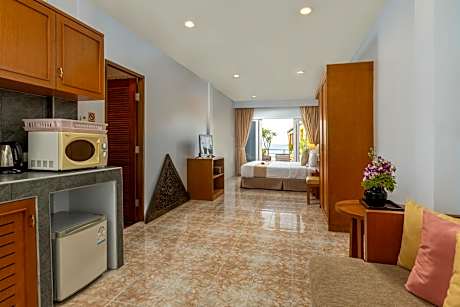 Studio with Sea View