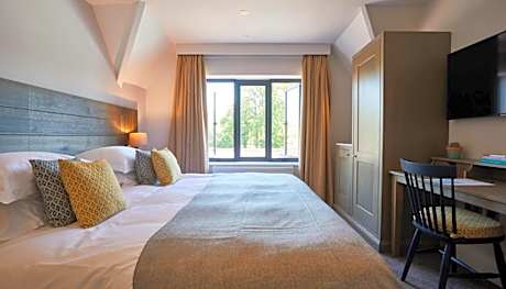 Comfy Riverside Double Room