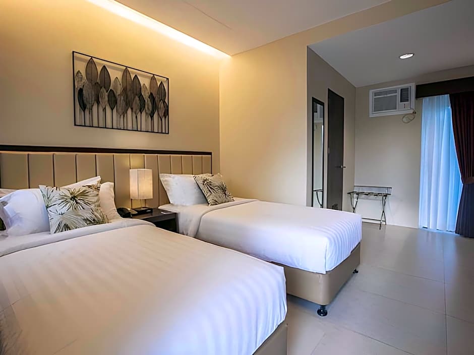 Rovira Suites