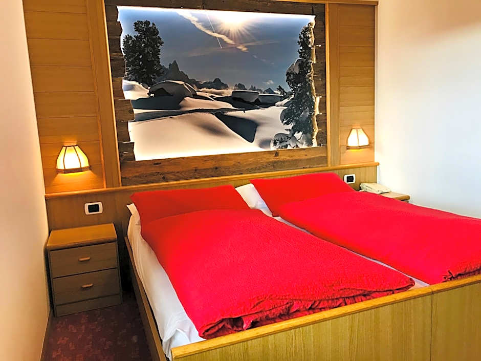 Rifugio Capanna Passo Valles