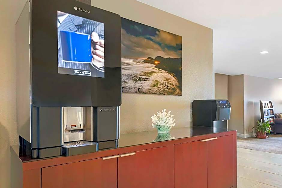 Best Western Plus Agate Beach Inn
