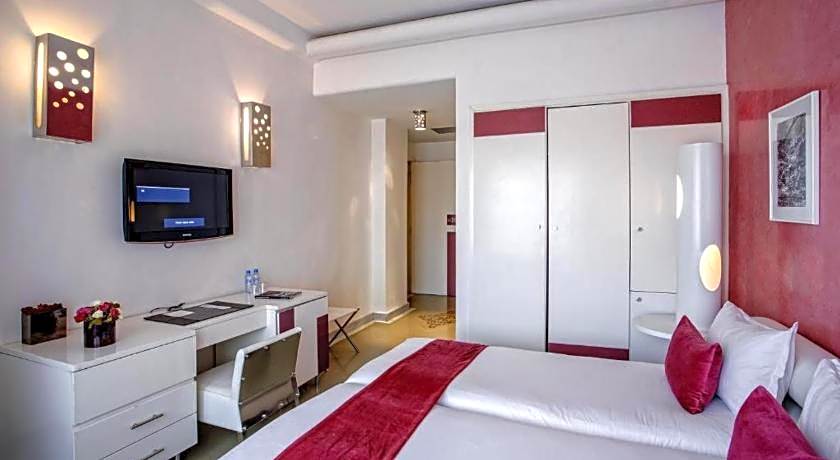 La Renaissance Hotel