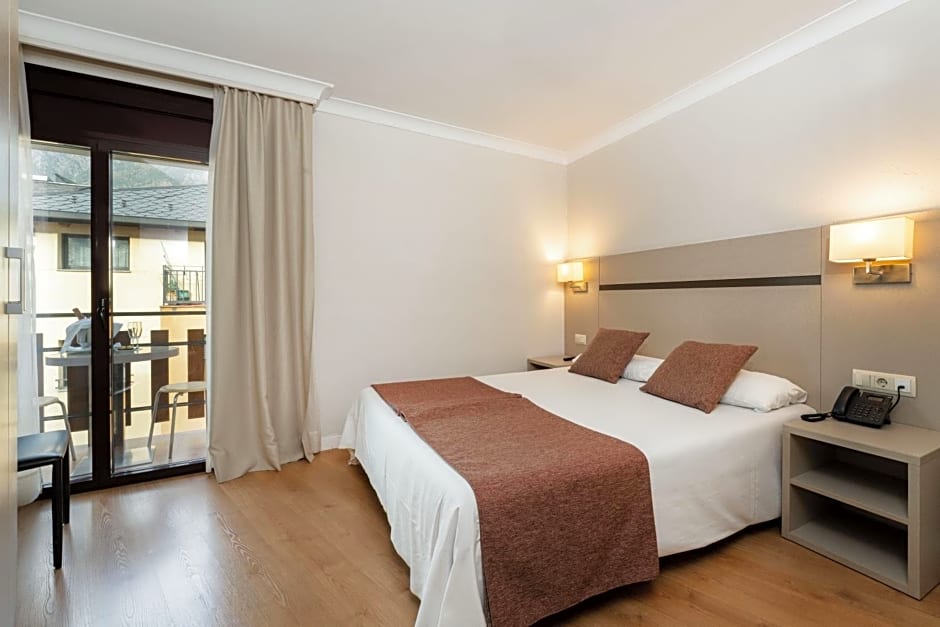 Hotel & Apartahotel SERHS Cosmos