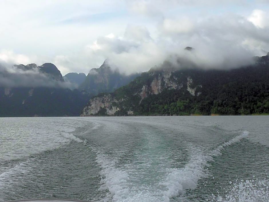 Baandin Chiewlarn Resort