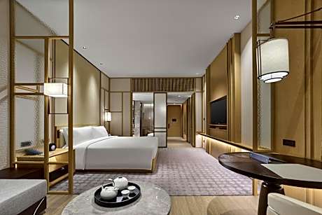 King Room - Mobility Accessible