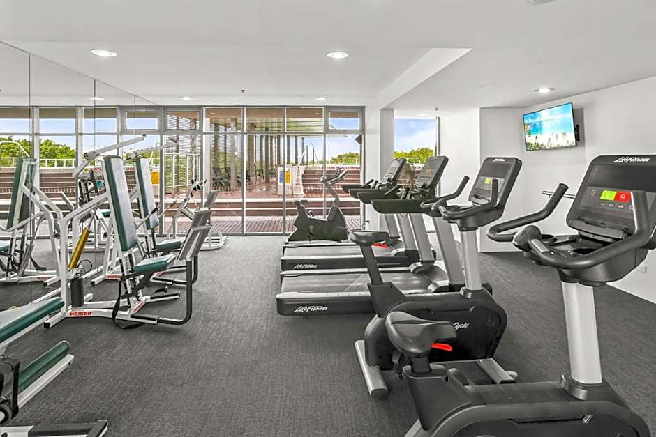 602 Harbour Lights Studio - Pool Gym and Sauna