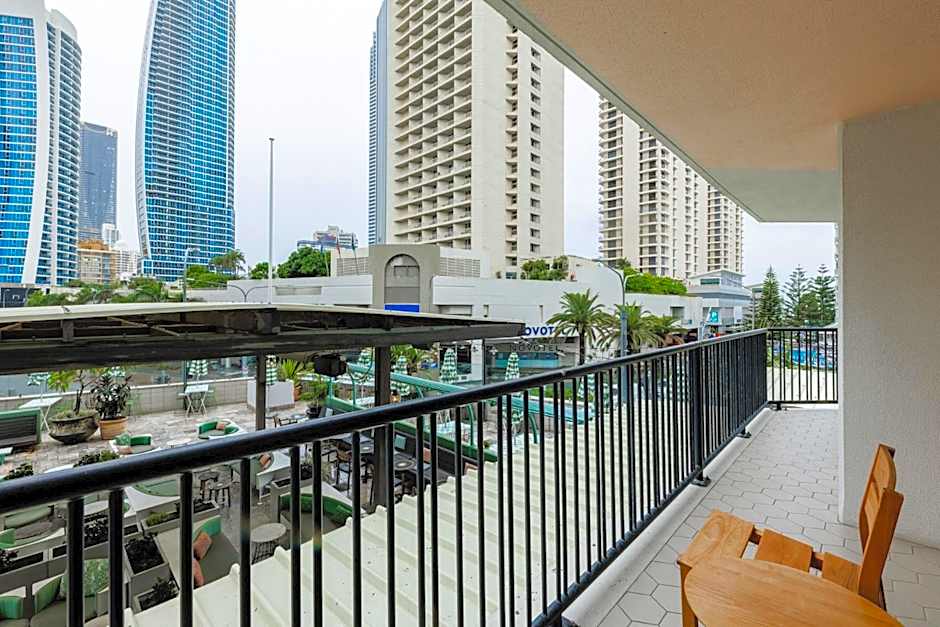 Bunk Surfers Paradise