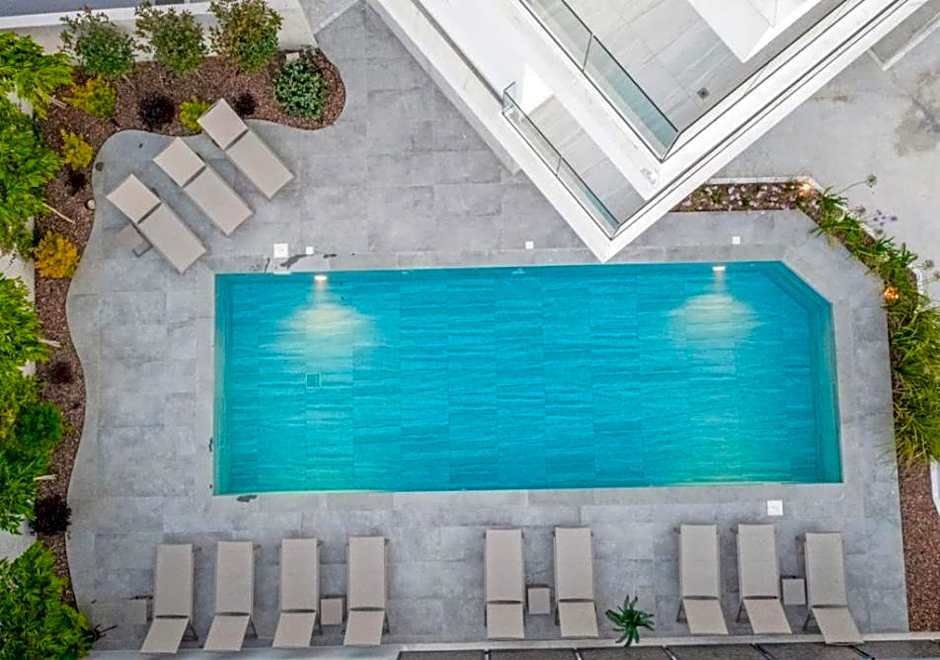 Olive Shared Pool Apartments